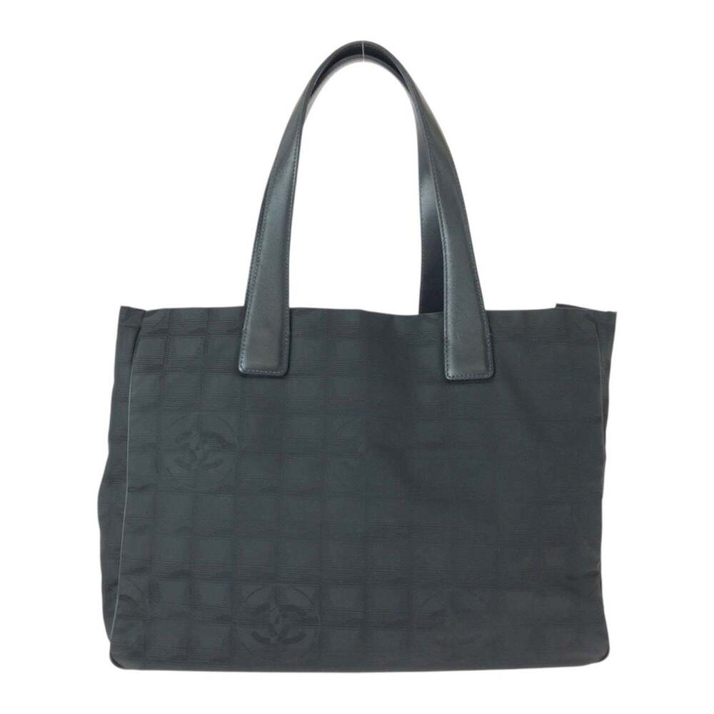 CHANEL Black Leather Shoulder Bag